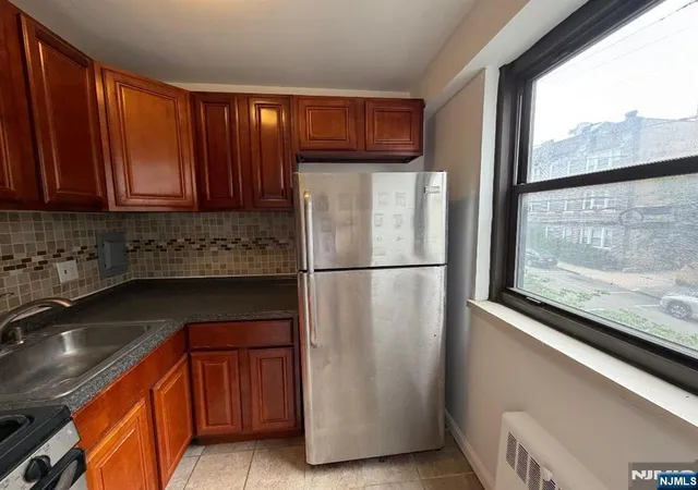 Photo 3 of Condo for sale at 6515 Blvd #2E, West New York, NJ 07093 | MLS# 26028977 | Listing updated on 2026-09-08
