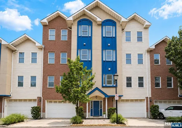 Photo 2 of Condo for sale at 620 38th St #205, Union City, NJ 07087 | MLS# 26029010 | Listing updated on 2026-08-28