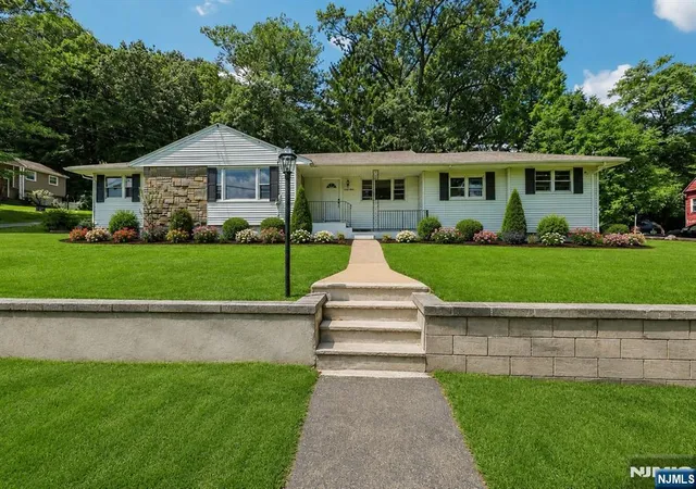 Photo 1 of Land for sale at 33 Lotz St, North Haledon, NJ 07508 | MLS# 26029390 | Listing updated on 2026-09-18