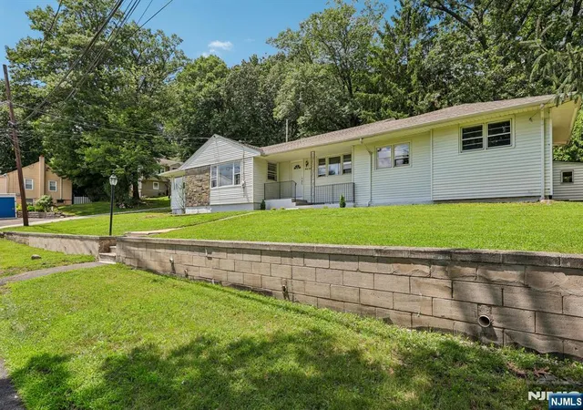 Photo 2 of Land for sale at 33 Lotz St, North Haledon, NJ 07508 | MLS# 26029390 | Listing updated on 2026-09-18