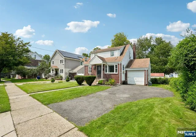 Photo 2 of Sale Pending at 560 Glenwood Ave, Teaneck, NJ 07666 | MLS# 26029599 | Listing updated on 2026-09-04