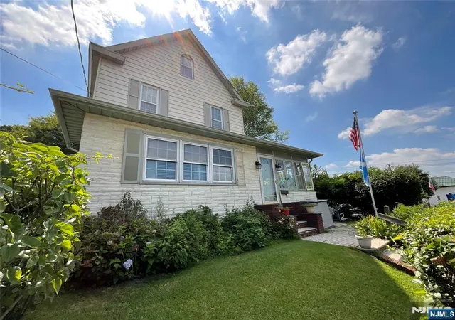 Photo 3 of Sale Pending at 292 Orient Wy, Lyndhurst, NJ 07071 | MLS# 26029750 | Listing updated on 2026-09-18