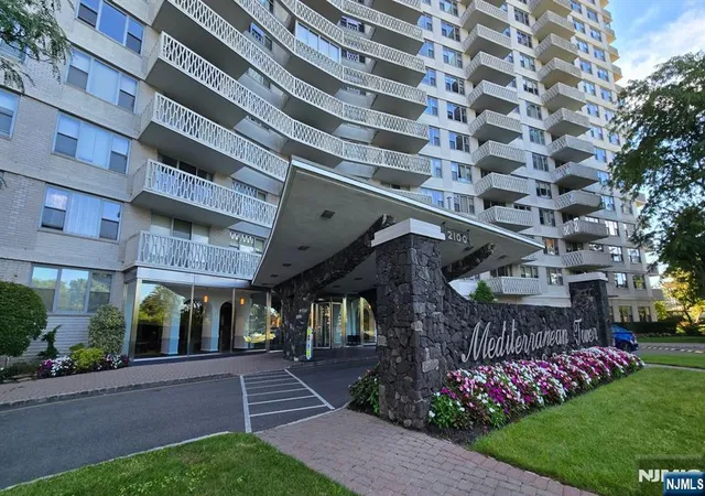 Photo 3 of Condo for sale at 2100 Linwood Ave #23D, Fort Lee, NJ 07024 | MLS# 26029753 | Listing updated on 2026-09-05