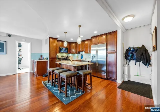 Photo 2 of Condo for sale at 555 North Ave #11E, Fort Lee, NJ 07024 | MLS# 26029964 | Listing updated on 2026-09-13