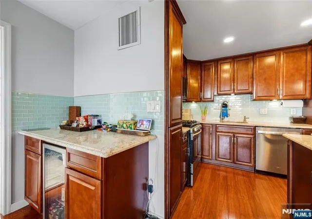 Photo 4 of House for sale at 555 North Ave #11E, Fort Lee, NJ 07024 | MLS# 26029964 | Listing updated on 2026-09-27