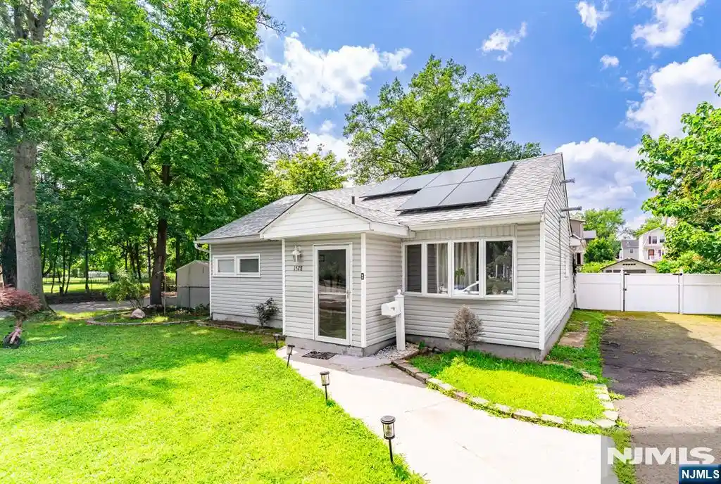 Land for sale at 1528 Washington Ave, Pompton Lakes, NJ 07442 | MLS# 26030047