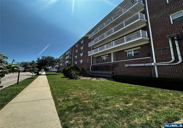 Photo 2 of Condo for sale at 39 Union St #201, Hackensack, NJ 07601 | MLS# 26030089 | Listing updated on 2026-09-12