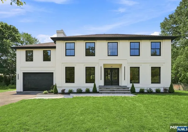 Photo 2 of Single family home for sale at 41 Pino Ct, Clifton, NJ 07013 | MLS# 26030094 | Listing updated on 2026-08-30