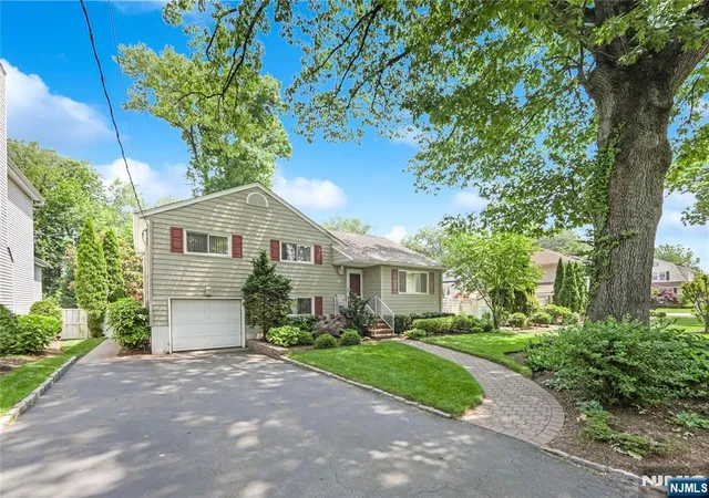 Photo 2 of Sale Pending at 152 Coles Ave, Hackensack, NJ 07601 | MLS# 26030159 | Listing updated on 2026-08-29