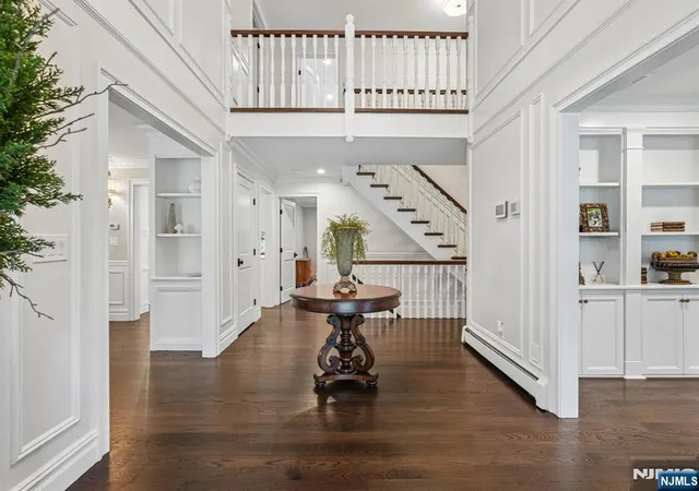3rd image of 662 Juniper Pl, Franklin Lakes, NJ 07417 | MLS# 26030181