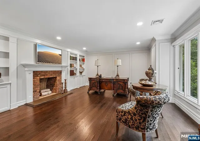 4th image of 662 Juniper Pl, Franklin Lakes, NJ 07417 | MLS# 26030181