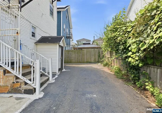Listing Photo 2 - Condo for sale in building located at 132-134 4th St, Elizabeth, NJ 07206 - Unit #