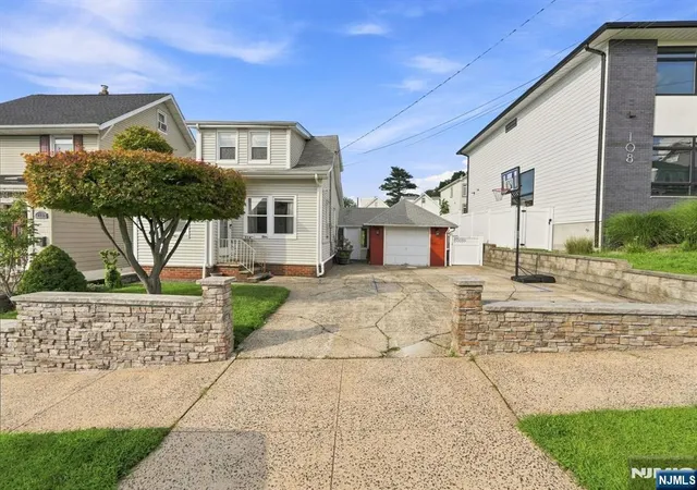 Photo 2 of Single family home for sale at 114 Melrose Ave, North Arlington, NJ 07031 | MLS# 26030190 | Listing updated on 2026-09-04