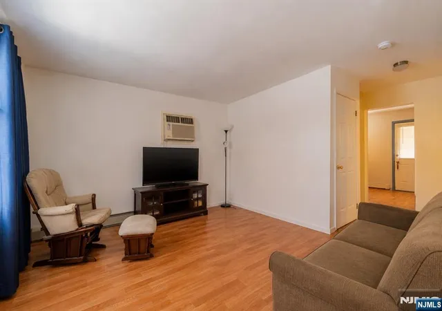 Photo 4 of Townhouse for sale at 265 Rosa Parks Blvd, Paterson, NJ 07501 | MLS# 26030380 | Listing updated on 2026-10-06
