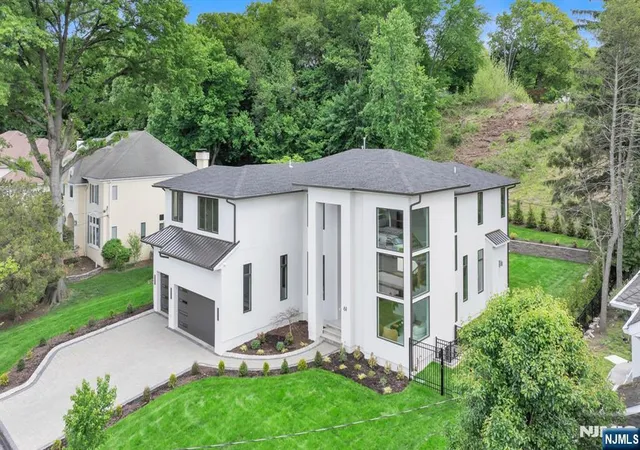 Photo 3 of Single family home for sale at 61 Mac Arthur Ave, Closter, NJ 07624 | MLS# 26030461 | Listing updated on 2026-09-06