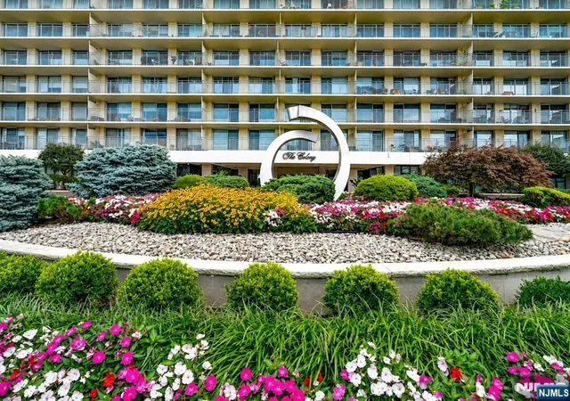 Photo 1 of Condo for sale at 1530 Palisades Ave #18K, Fort Lee, NJ 07024 | MLS# 26030494 | Listing updated on 2026-09-05