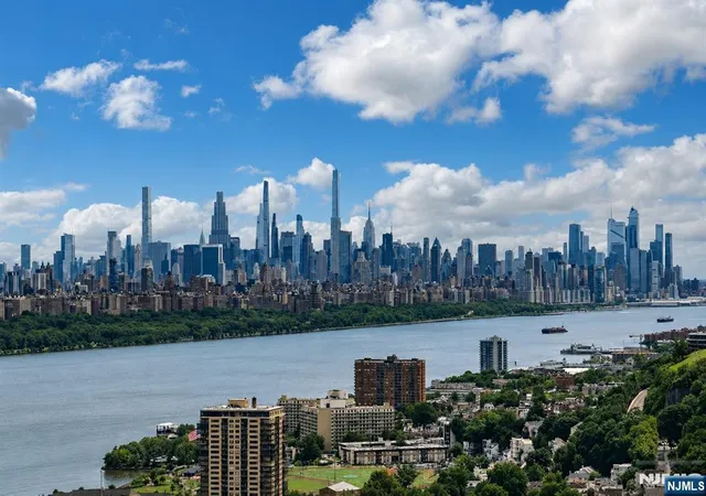 Photo 3 of Condo for sale at 1530 Palisades Ave #18K, Fort Lee, NJ 07024 | MLS# 26030494 | Listing updated on 2026-09-05