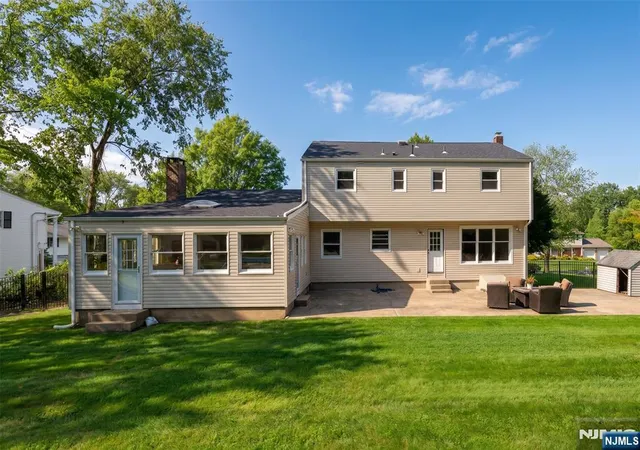 Photo 3 of Single family home for sale at 8 Cedar Ln, Roseland, NJ 07068 | MLS# 26030615 | Listing updated on 2026-10-03