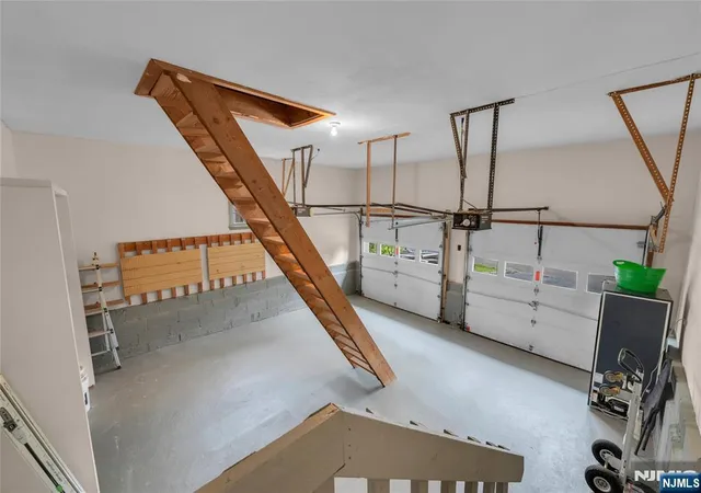 Photo 33 of Single family home for sale at 8 Cedar Ln, Roseland, NJ 07068 | MLS# 26030615 | Listing updated on 2026-10-03