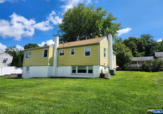 Photo 3 of Sale Pending at 11 Bullens Ave, Wayne, NJ 07470 | MLS# 26030843 | Listing updated on 2026-09-28
