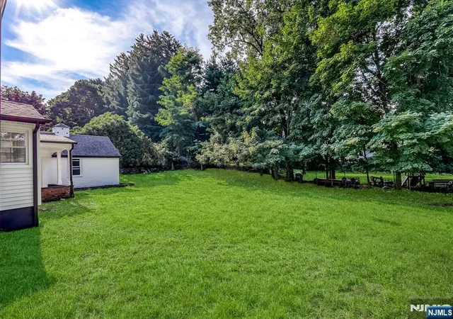 19th image of 924 Franklin Ave, Franklin Lakes, NJ 07417 | MLS# 26030905