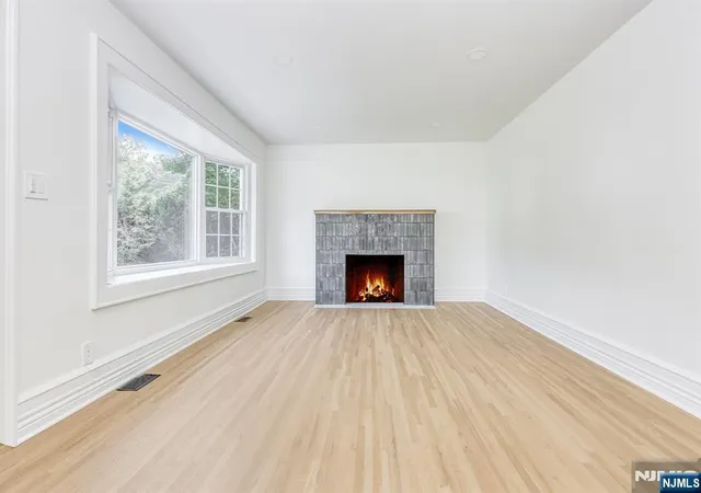 4th image of 924 Franklin Ave, Franklin Lakes, NJ 07417 | MLS# 26030905