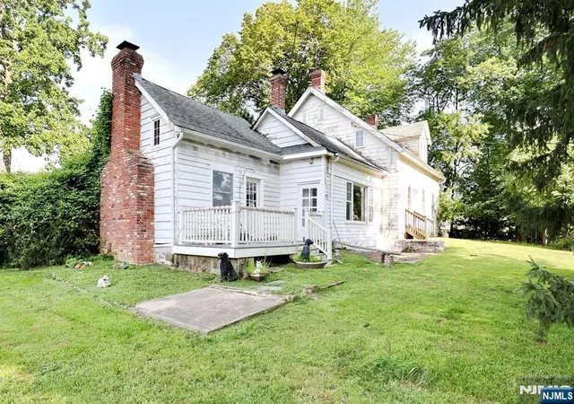 Photo 4 of Sale Pending at 24 N Middletown Rd, Montvale, NJ 07645 | MLS# 26030975 | Listing updated on 2026-08-28