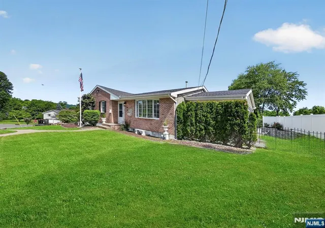 5th image of 840 Lopatcong St, Belvidere, NJ 07823 | MLS# 26031150