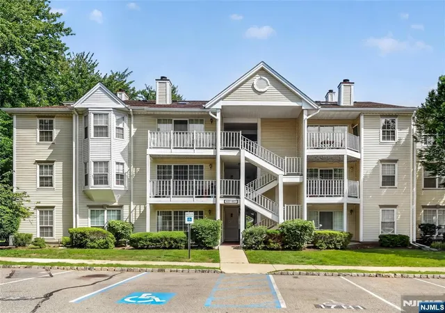 Photo 2 of Sale Pending at 453 Poets Wy, Mahwah, NJ 07430 | MLS# 26031225 | Listing updated on 2026-09-03