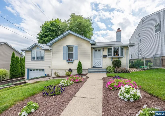 Photo 3 of Sale Pending at 7 Oswego Ave, Par Troy Hills Twp., NJ 07034 | MLS# 26031507 | Listing updated on 2026-09-07