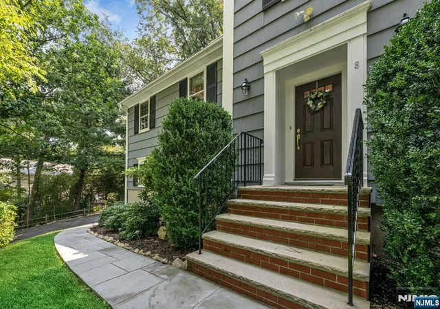 Photo 2 of Sale Pending at 8 Knollwood Dr, Morris Township, NJ 07960 | MLS# 26031523 | Listing updated on 2026-09-03