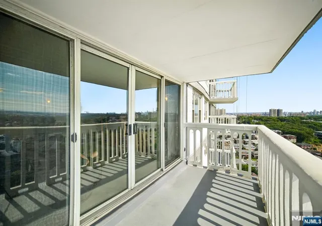 Photo 1 of Sale Pending at 555 North Ave #21 H, Fort Lee, NJ 07024 | MLS# 26031651 | Listing updated on 2026-09-24