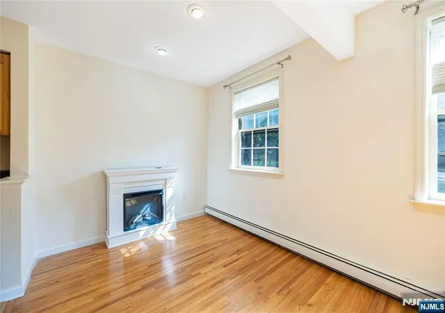 Listing Photo 5 - Condo for sale in building located at 605 Grv St, Clifton City, NJ 07013 - Unit #H1