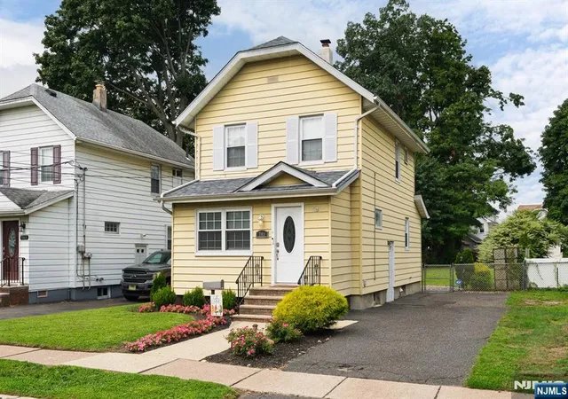 Photo 1 of Single family home for sale at 781 5th St, Lyndhurst, NJ 07071 | MLS# 26031660 | Listing updated on 2026-08-27