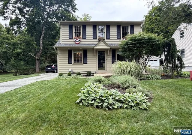 1st image of 837 Circle Ave, Franklin Lakes, NJ 07417 | MLS# 26031669