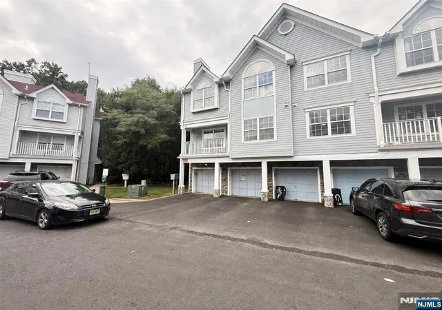 Photo 3 of Condo for sale at 151 Prestwick Wy #151, Edison, NJ 08820 | MLS# 26031682 | Listing updated on 2026-09-24