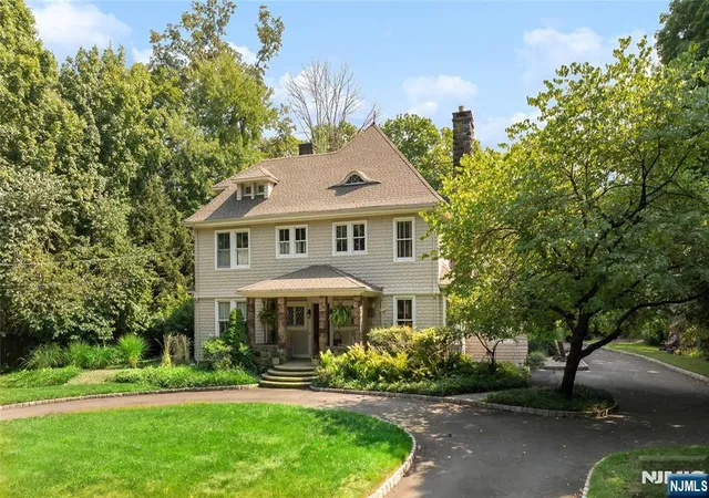 Photo 2 of Single family home for sale at 128 Westervelt Ave, Tenafly, NJ 07670 | MLS# 26031694 | Listing updated on 2026-08-28