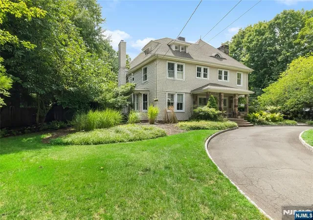 Photo 3 of Single family home for sale at 128 Westervelt Ave, Tenafly, NJ 07670 | MLS# 26031694 | Listing updated on 2026-08-28