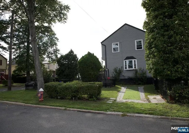 Photo 3 of Single family home for sale at 81 Prospect Ter, Teaneck, NJ 07666 | MLS# 26031900 | Listing updated on 2026-09-05