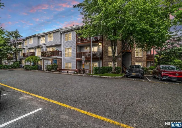 Photo 1 of Sale Pending at 1494 Westgate Dr #4315, Fort Lee, NJ 07024 | MLS# 26031953 | Listing updated on 2026-09-11