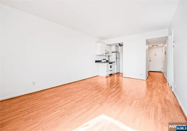 Photo 4 of House for sale at 2185 Lemoine #5B, Fort Lee, NJ 07024 | MLS# 26032156 | Listing updated on 2026-09-30