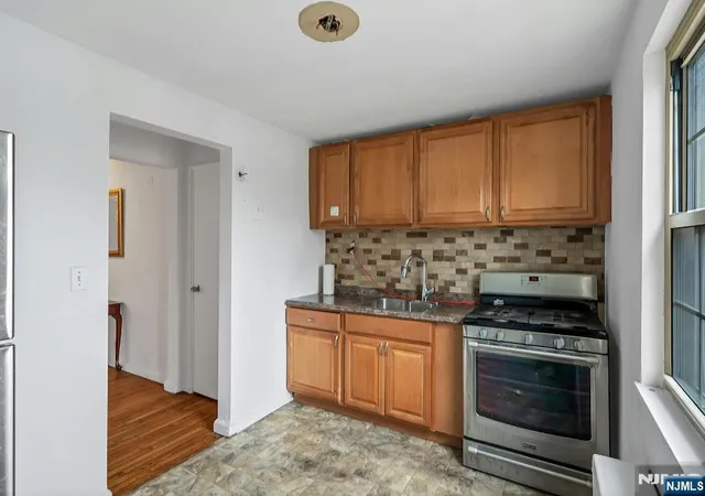 Photo 3 of Sale Pending at 1267 Anderson Ave #16, Fort Lee, NJ 07024 | MLS# 26032636 | Listing updated on 2026-09-12