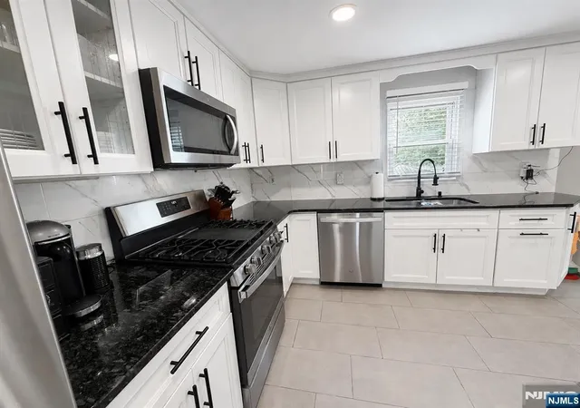 Photo 4 of Sale Pending at 100 S Feltus St, South Amboy, NJ 08879 | MLS# 26032827 | Listing updated on 2026-10-13