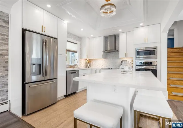 Photo 3 of Sale Pending at 535 Willow Ave, Lyndhurst, NJ 07071 | MLS# 26032831 | Listing updated on 2026-09-12