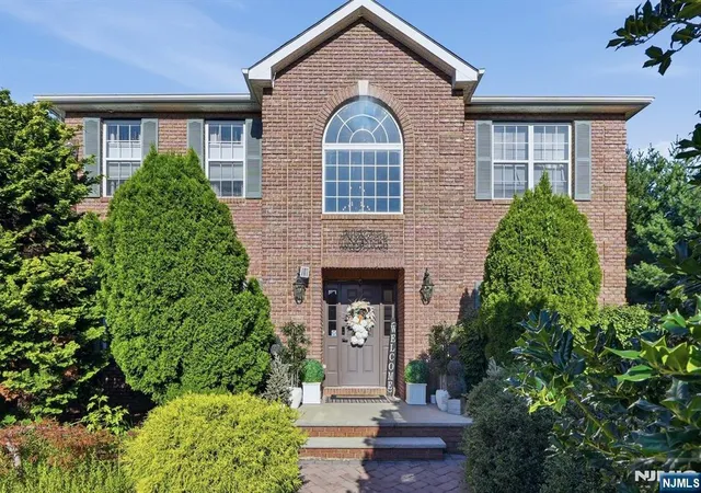 Photo 2 of Single family home for sale at 2 Butternut Ln, Monroe, NJ 08831 | MLS# 26032866 | Listing updated on 2026-09-20