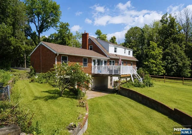 Photo 3 of Single family home for sale at 107 Woodcliff Ave, Woodcliff Lake, NJ 07677 | MLS# 26032916 | Listing updated on 2026-09-01