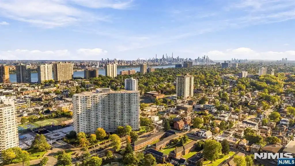 Photo 1 of Condo for sale at 2000 Linwood Ave #19N, Fort Lee, NJ 07024 | MLS# 26036288 | Listing updated on 2026-10-20