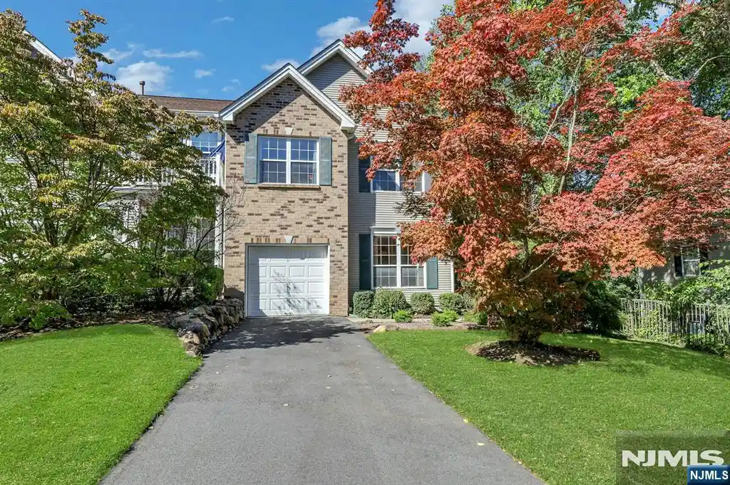 Photo 1 of Townhouse for sale at 377 Green Mountain Rd, Mahwah, NJ 07430 | MLS# 26036540 | Listing updated on 2026-10-22