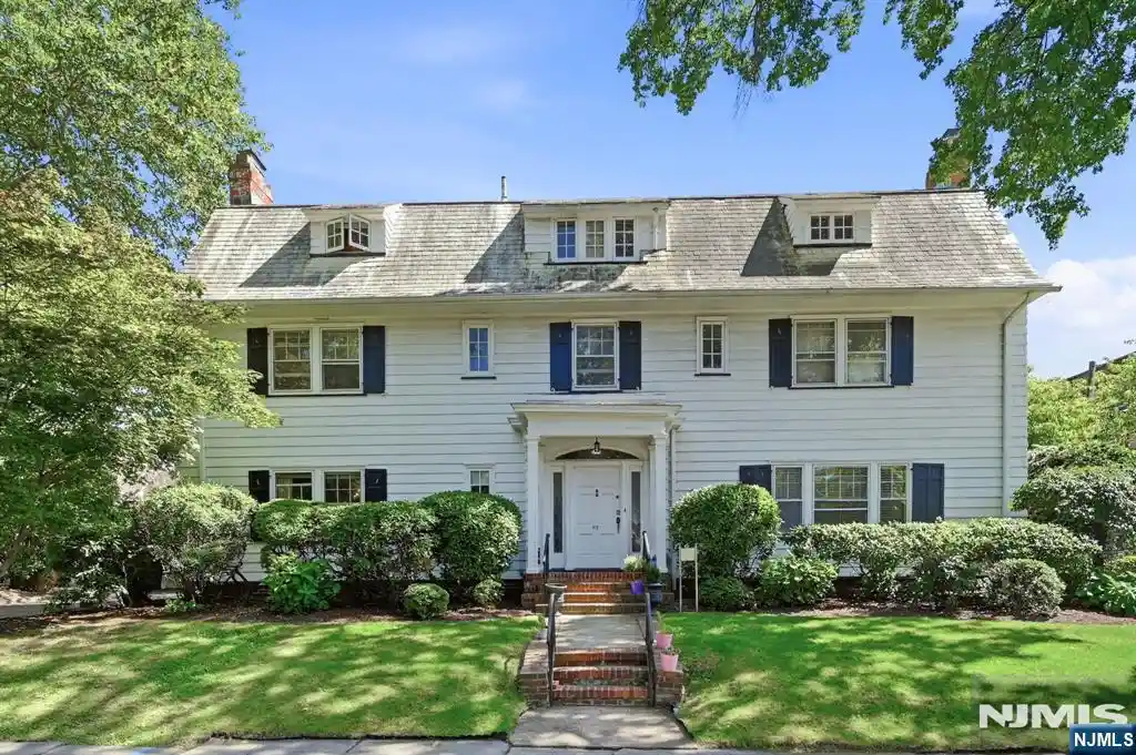 Single family home for sale at 415 Ridge St, Newark, NJ 07104 | MLS# 26036669