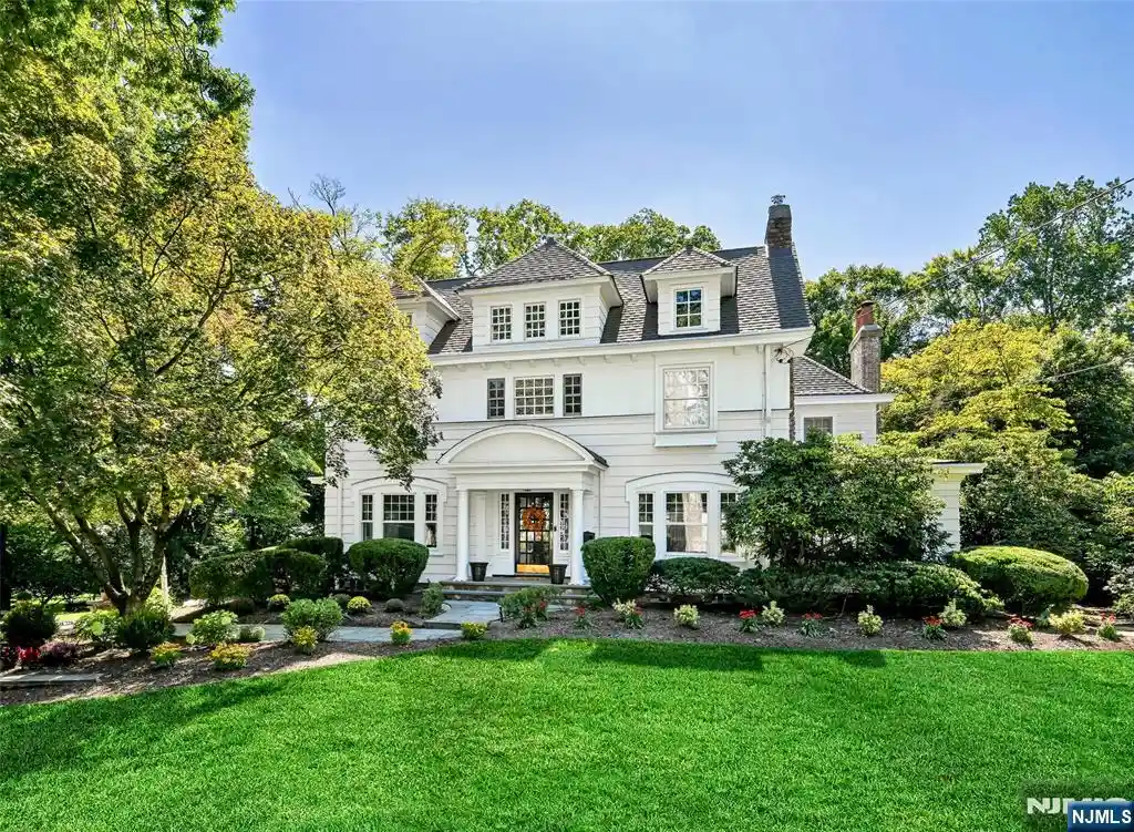 Photo 1 of Sale Pending at 326 W End Ave, Ridgewood, NJ 07450 | MLS# 26036946 | Listing updated on 2026-10-14